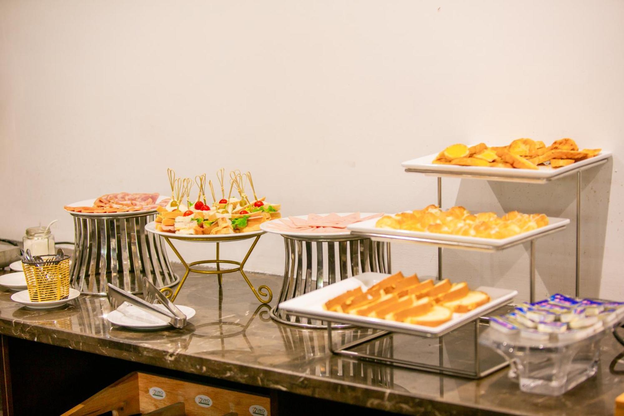 22Land Residence Hotel & Spa Hanoi Bagian luar foto